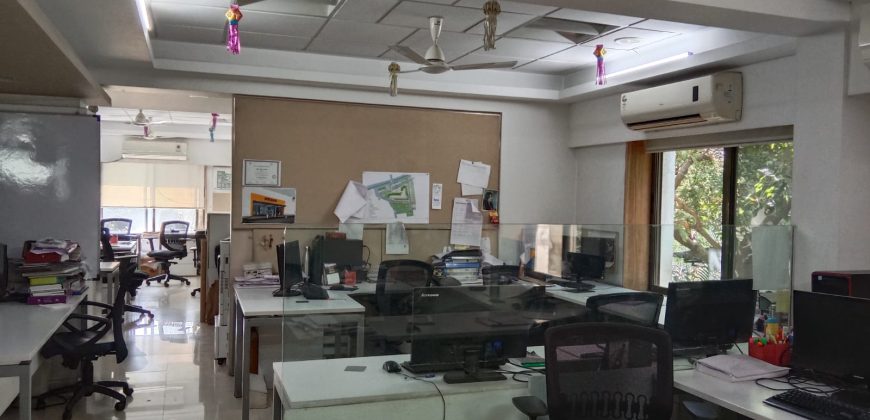 2630 SQFT FURNISHED OFFICE SPACE FOR LEASE AT BHOSALE NAGAR, PUNE.